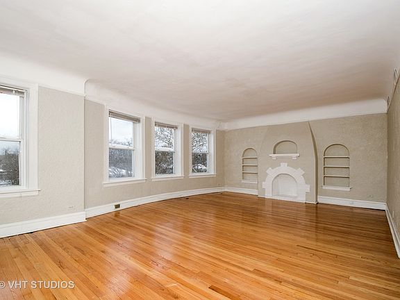 3rd image of 2729 W Jarvis Ave APT 3