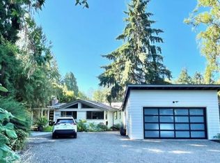 10191 NE Beach Crest Dr, Bainbridge Island, WA 98110