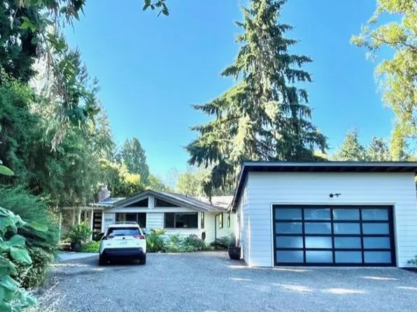 10191 NE Beach Crest Dr, Bainbridge Island, WA 98110