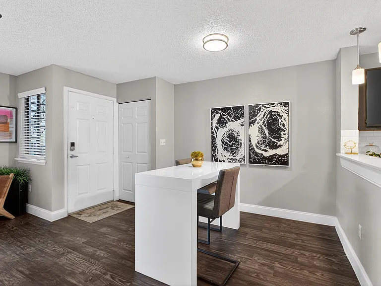 The Landing at East Mil Apartments — Photo 6