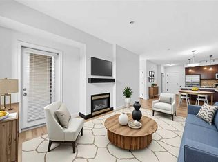 88 SW Arbour Lake Rd NW #103, Calgary, AB T3G0C2