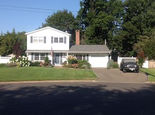 84 Budenos Dr, Sayville, NY 11782