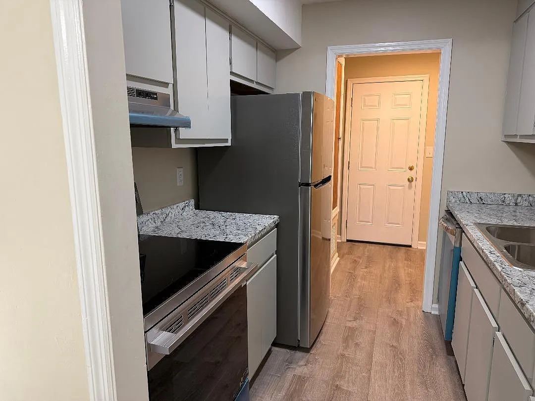 2 bed, 2.0 bath, 936 sqft, $1,150 — Photo 3