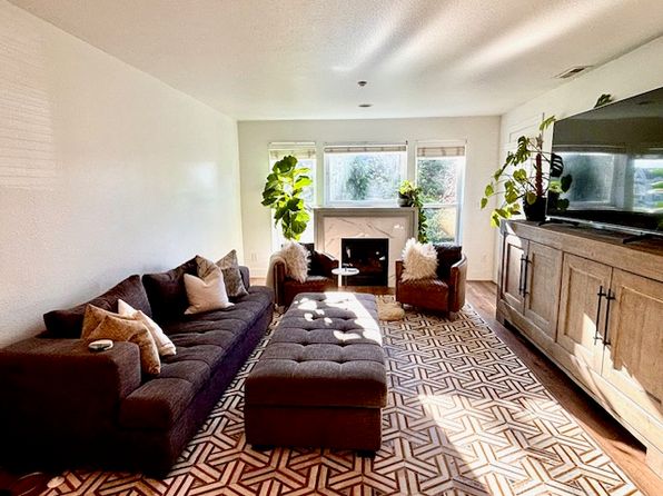 520 SE Columbia River Dr APT 133