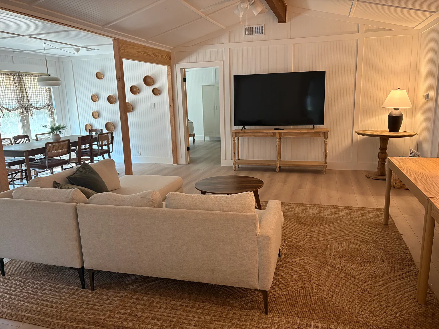 4 bed, 1500 sqft, $3,300 — Photo 2