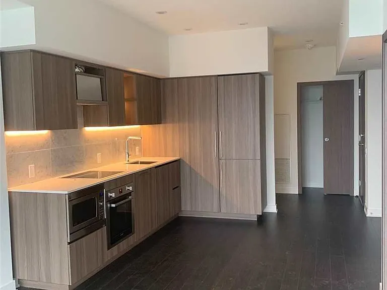 17 Bathurst St #4012 — Photo 5