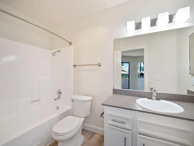 315 Acacia Ave — Photo 20