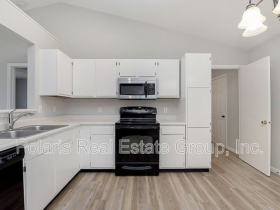5th image of 109 E Flat Rock Dr