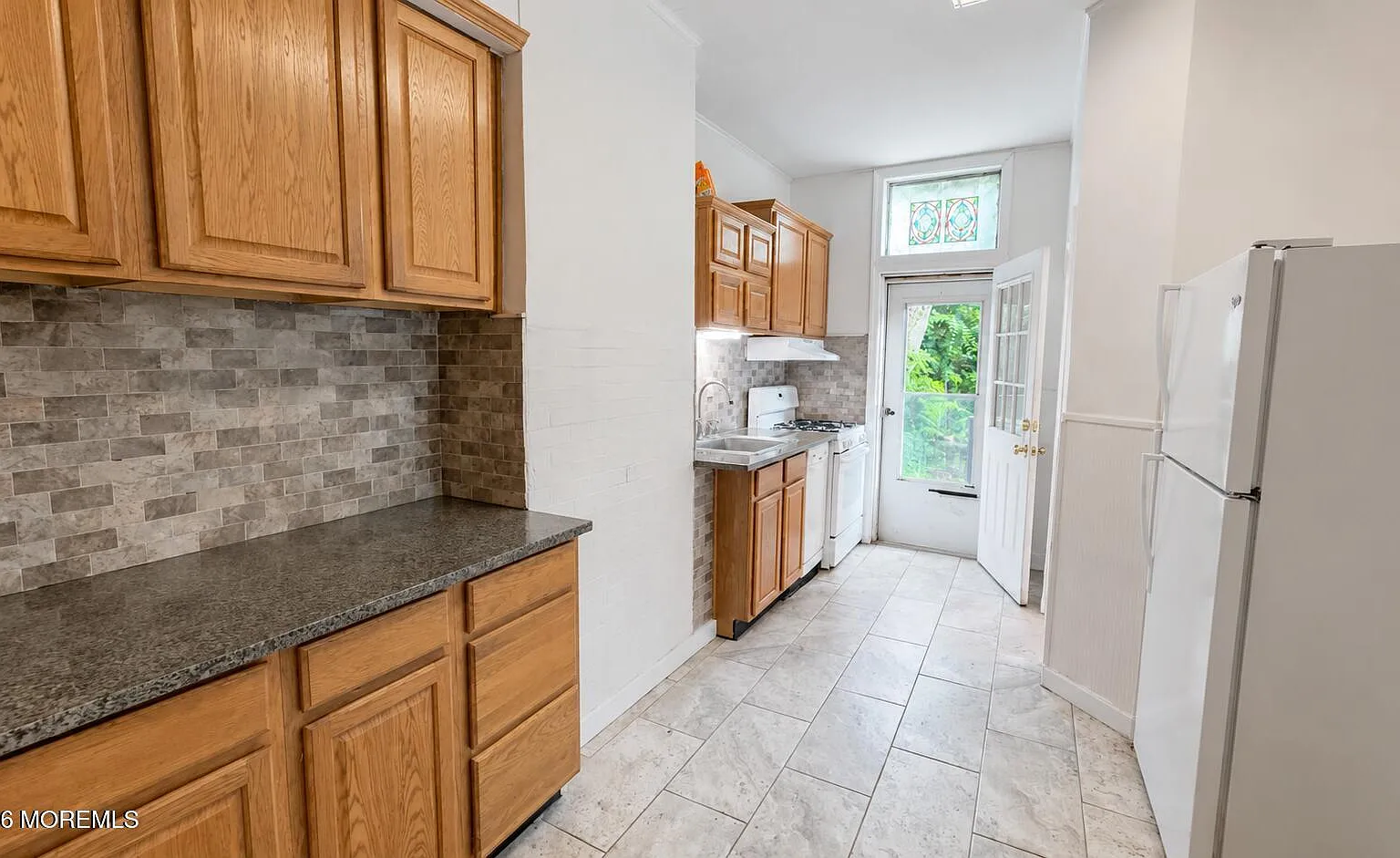 1 bed, 2890 sqft, $1,900 — Photo 3