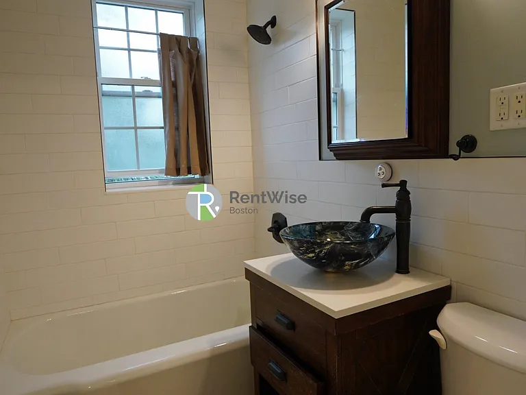 25 Englewood Ave #4 — Photo 15