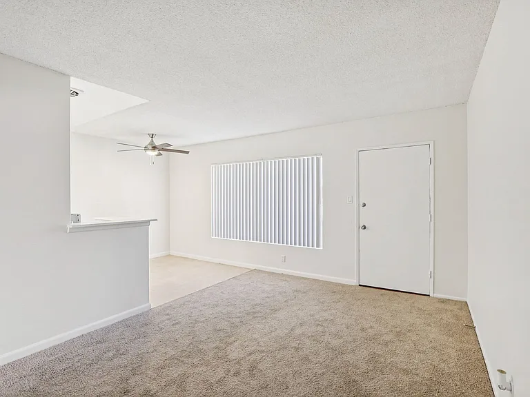 Anaheim Place — Photo 29