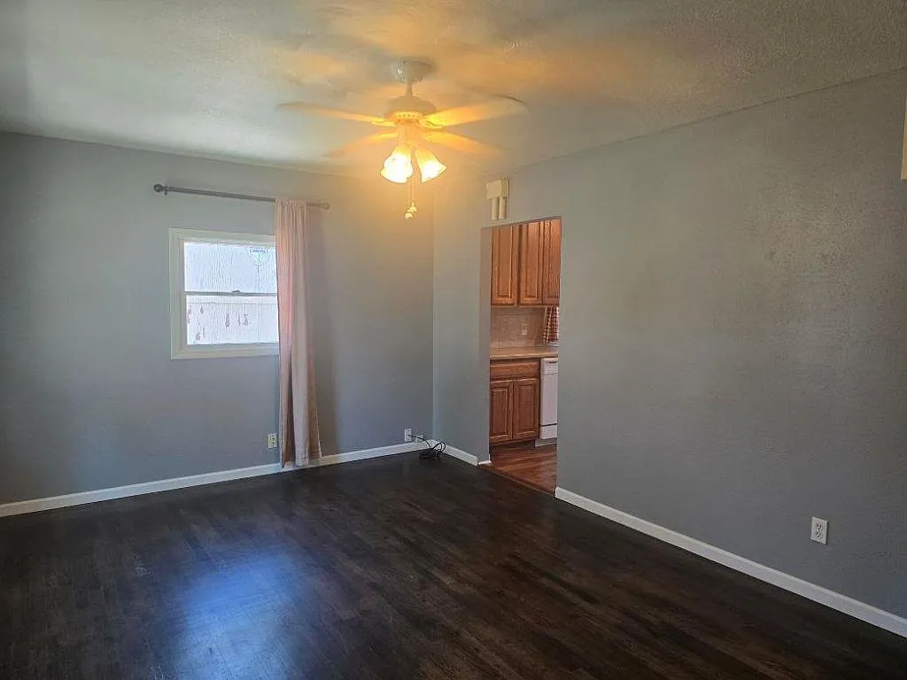 2 bed, 768 sqft, $925 — Photo 3