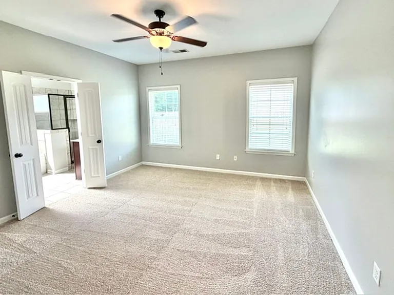 82 Clear Springs Dr — Photo 5