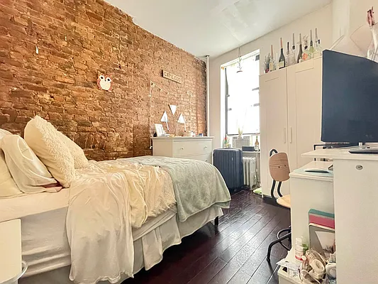 Rented by Corcoran | media 1