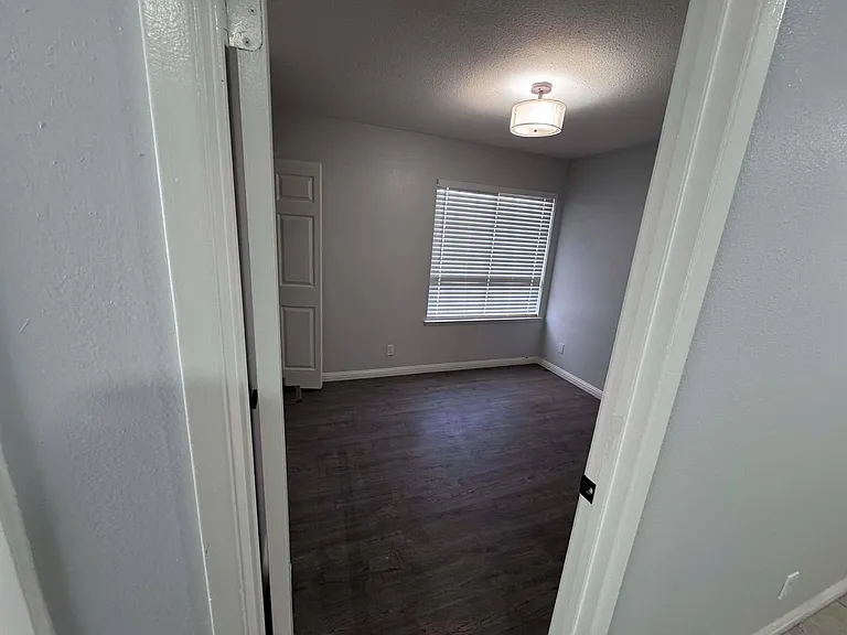 3512 Balmont St — Photo 37
