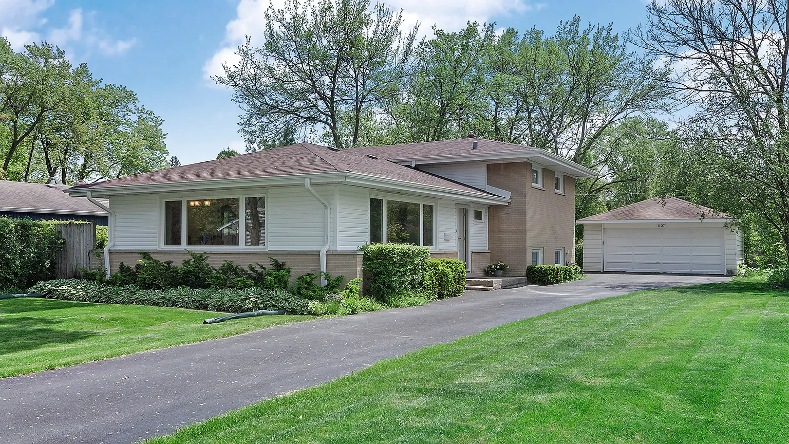 1107 Arbor Ln photo 1