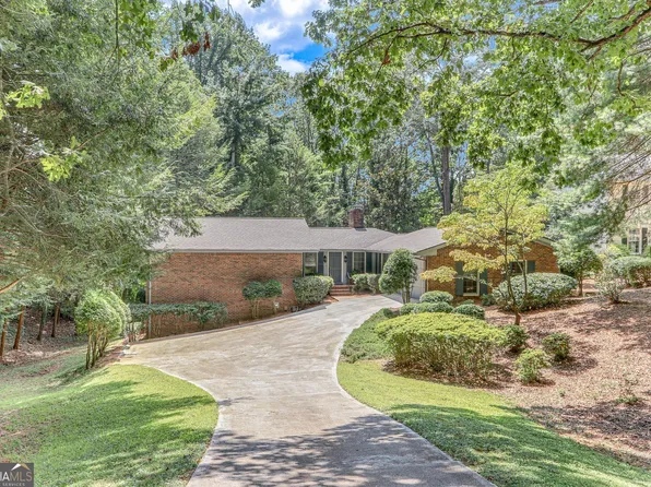 3526 Edgewood Cir, Gainesville, GA 30506