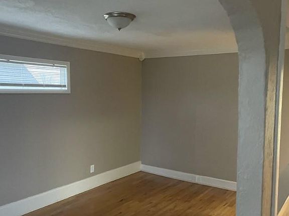 4th image of 106 Carlisle St