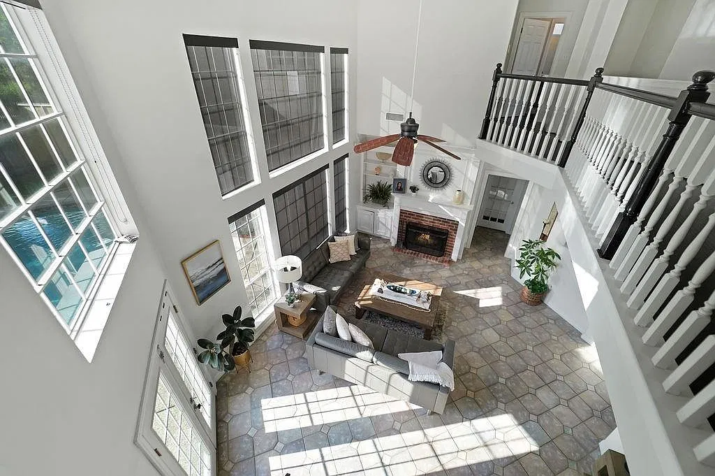 5 bed, 3.5 bath, 4213 sqft, $4,500 — Photo 3