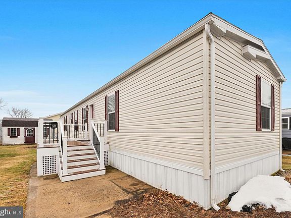 2nd image of 60 Penn Valley Vlg