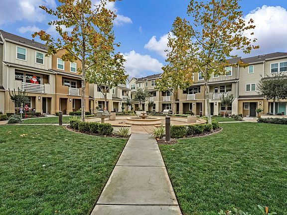 3rd image of 17545 Butterfield Blvd