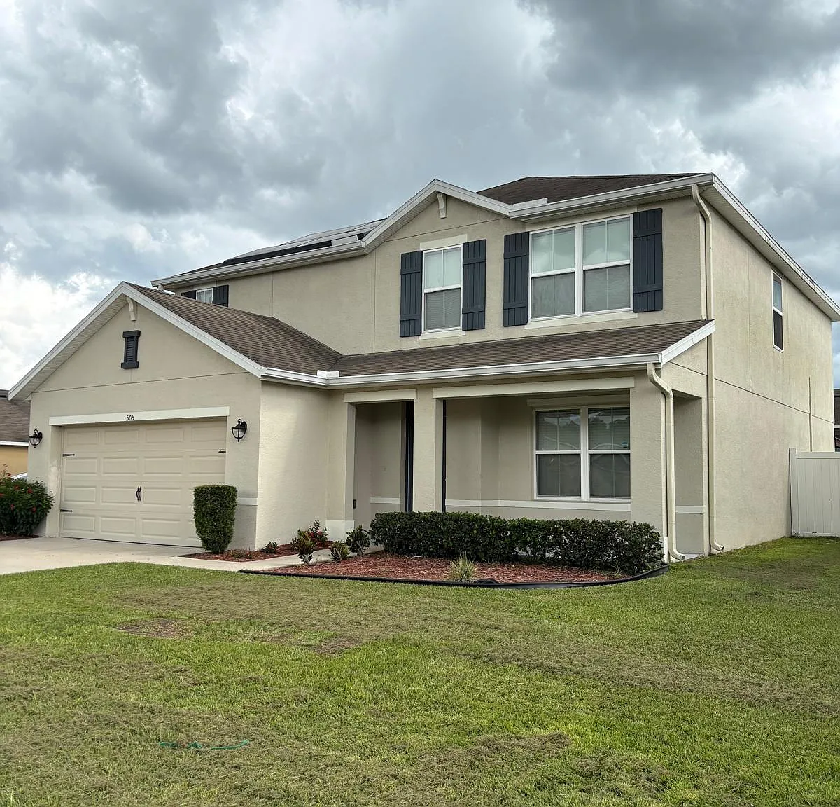 5 bed, 2.5 bath, 2900 sqft, $2,950 — Photo 1