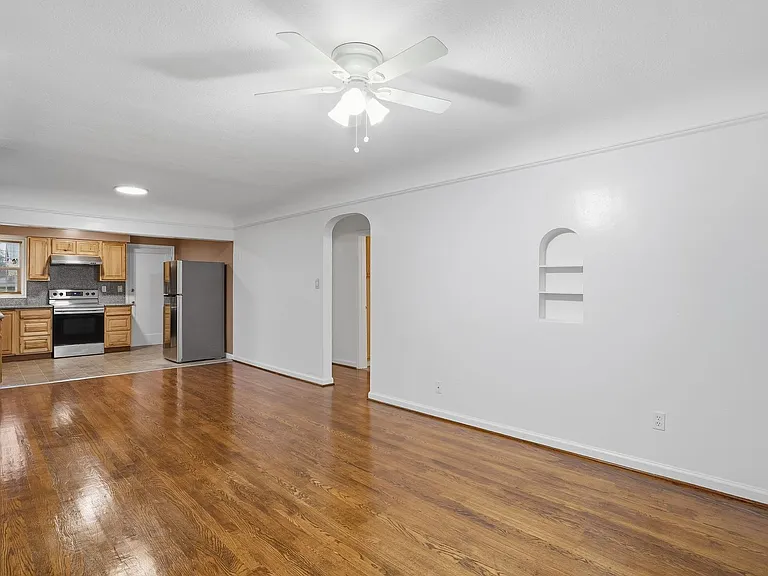 12218 SE Sherman St — Photo 4