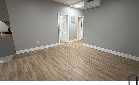 4th image of 1171 Grant Ave APT 1