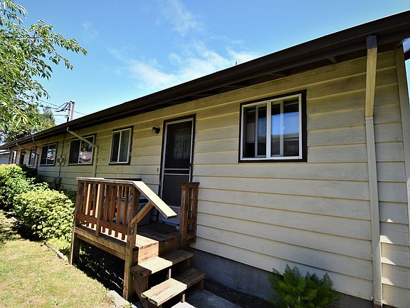 5th image of 2094 N Marion St
