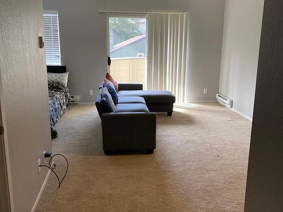 3rd image of 860 Campus Dr #211
