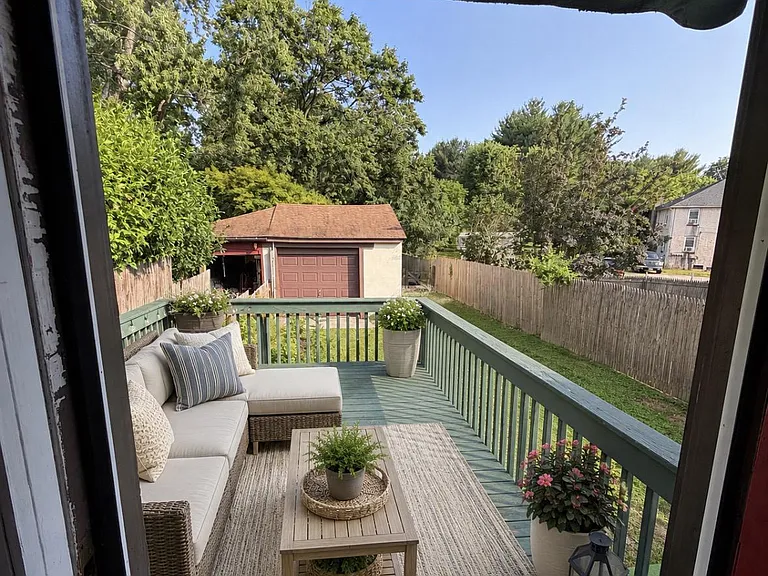 555 Northbrook Rd — Photo 16