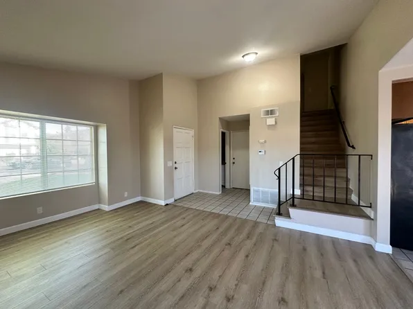 Grayson Way, 209 Grayson Way APT A, Upland, CA 91786