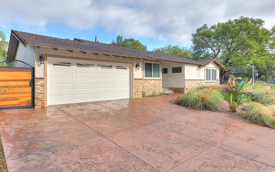1st image of 403 Vista Dr