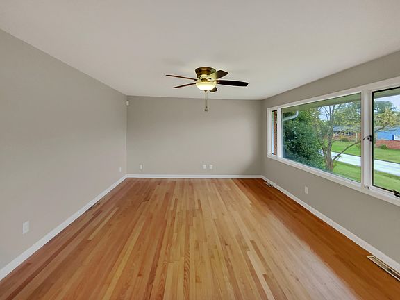 3rd image of 4601 Lake Hills Cir