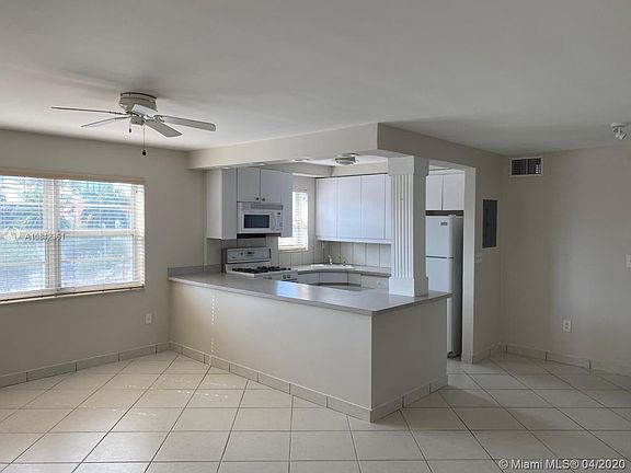 2nd image of 240 Collins Ave APT 4F