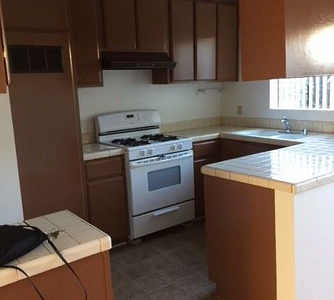 4th image of 353 W Lexington Dr APT 7