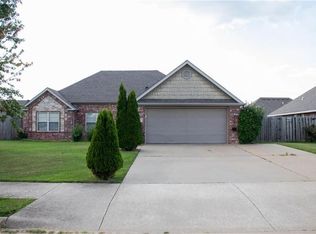 660 Westfield St, Springdale, AR 72762