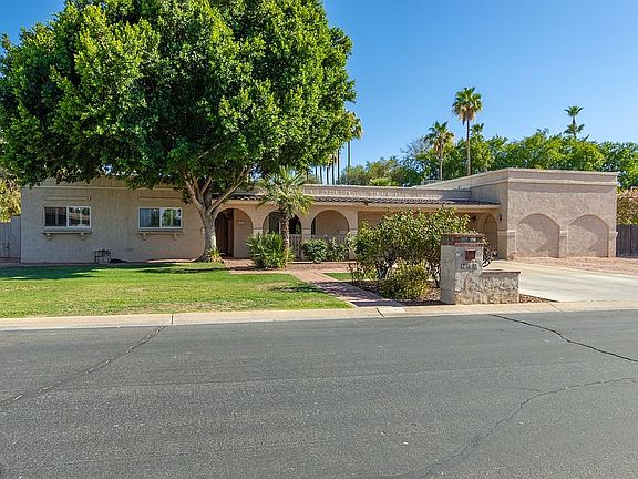 5th image of 285 E Campina Dr