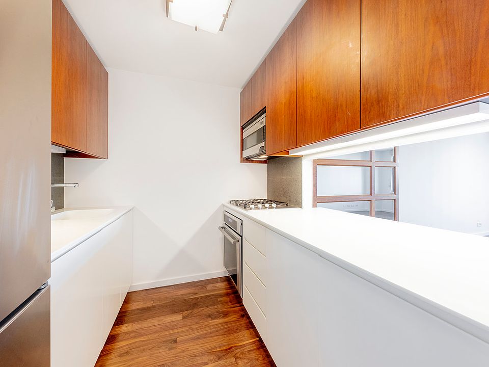 1st image of 515 E 72nd St #28B5