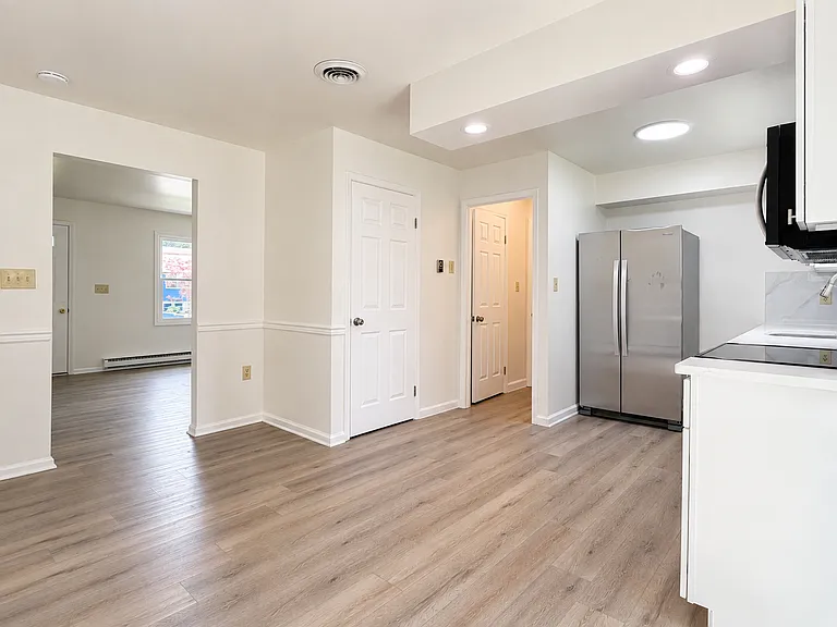 132 Marion Ter — Photo 12