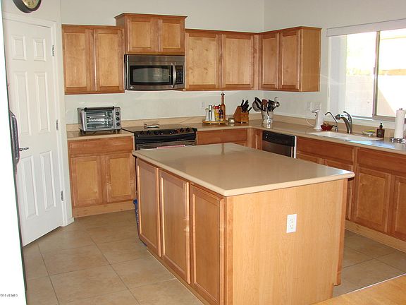 4th image of 550 E Sun Valley Farms Ln