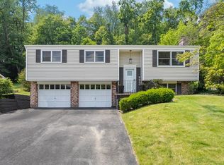 2925 Albine Dr, Glenshaw, PA 15116