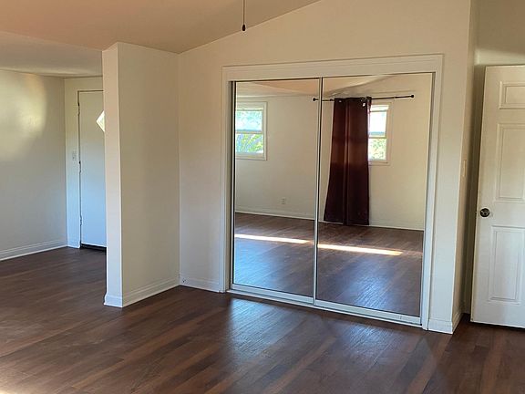 3rd image of 4920 Campanile Dr