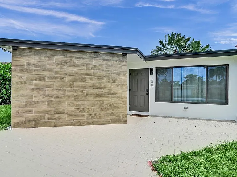 1001 SE 13th Ct — Photo 9