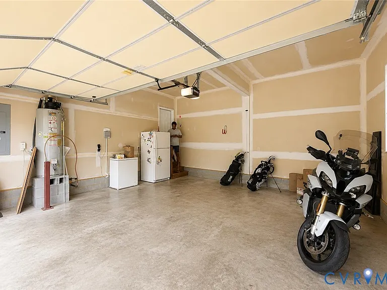 11320 Sadler Oaks Dr — Photo 71