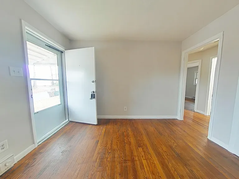 3401 Martin Ave — Photo 10