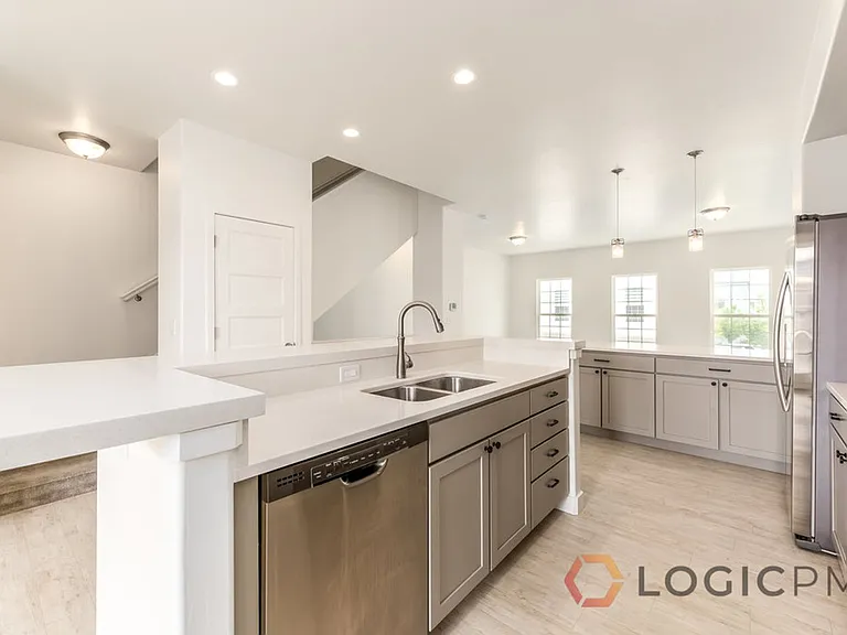 10592 S Redknife Dr — Photo 10
