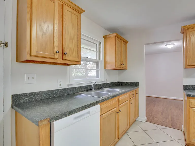 106 Woodhaven Rd — Photo 14