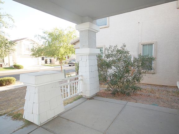 2FRONT COVERED PORCH_05242014