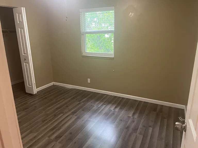 801 S Medford Cir #1 — Photo 2